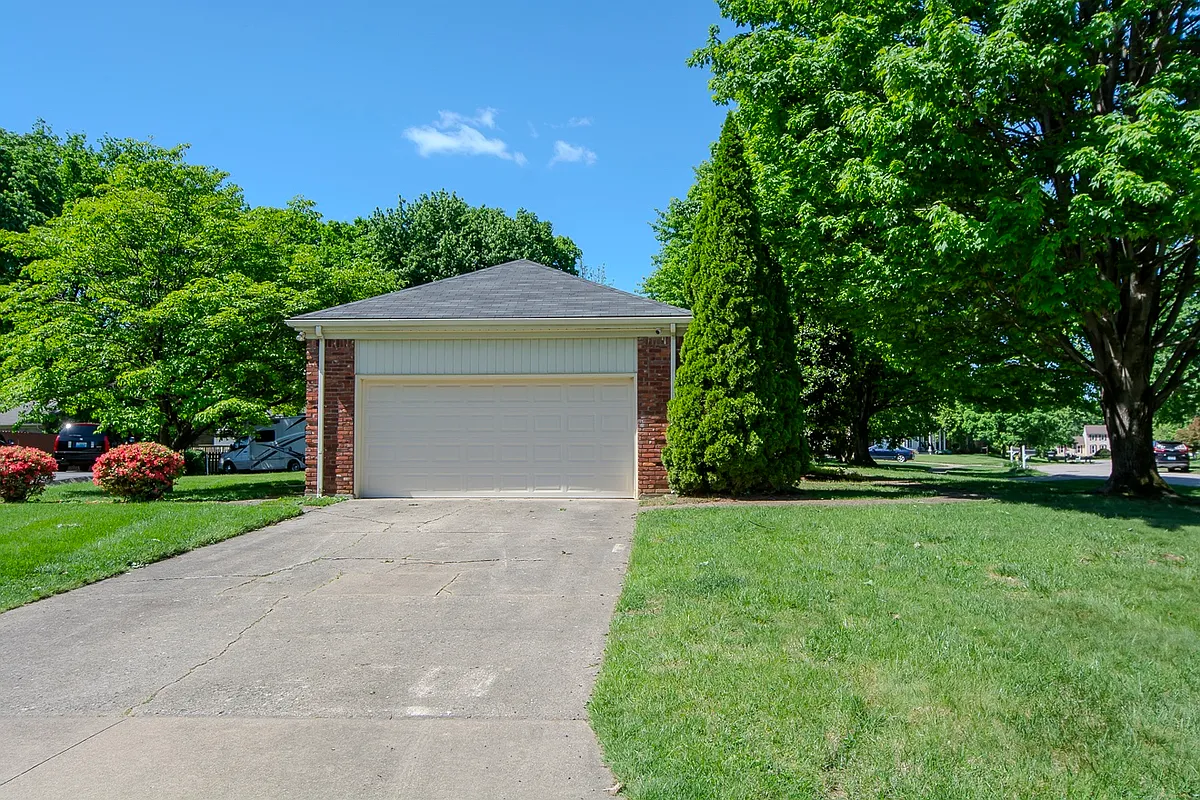 Building Photo - 11802 Robindale Rd