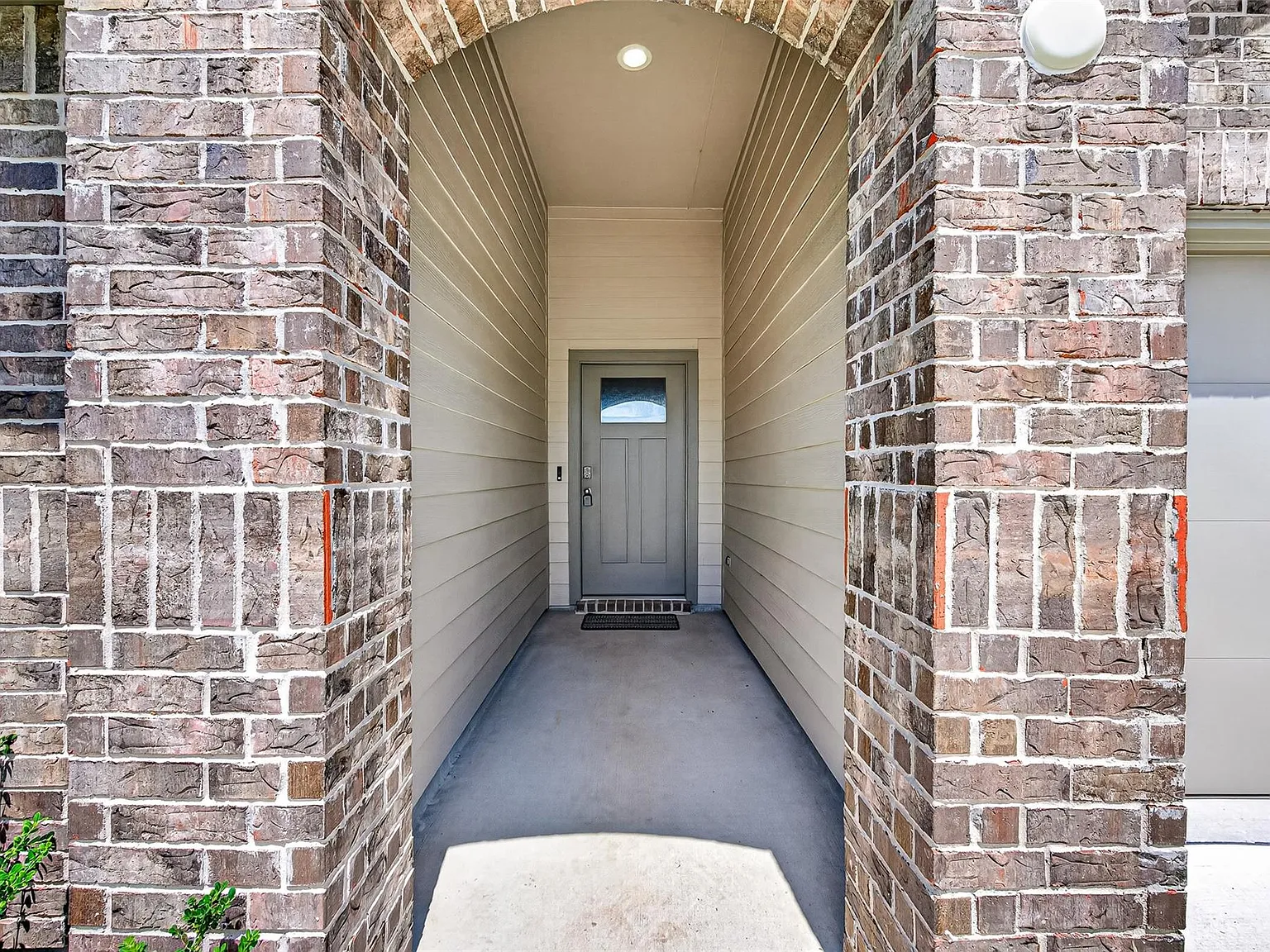 5 bed, 3.0 bath, 2270 sqft, $2,800 — Photo 4