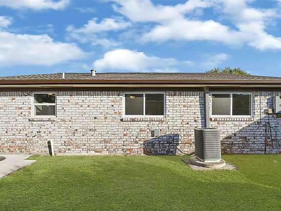 5th image of 1803 Flamingo Dr