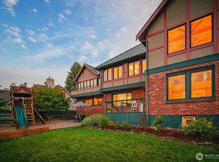 937 N 71st Street, Seattle, WA 98103