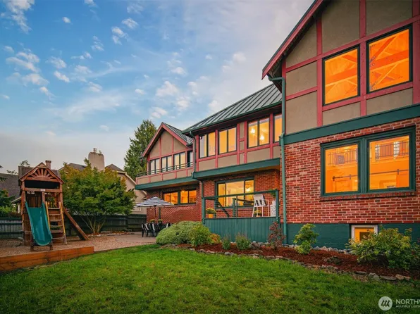 937 N 71st Street, Seattle, WA 98103