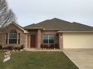 5800 Creekway Dr, Denton, TX 76226