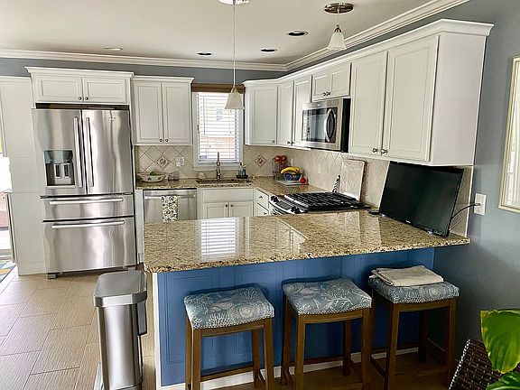 Kitchen island recess lights