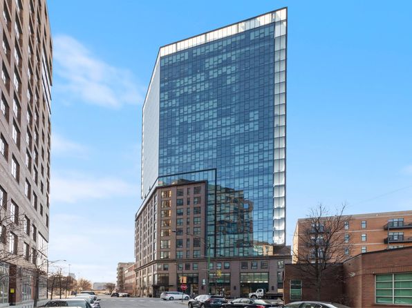 730 N Milwaukee Ave APT 1704