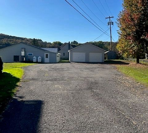 2nd image of 127 County Road 2