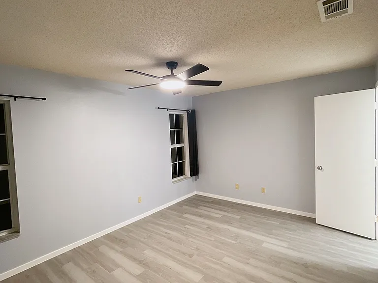 6430 Cedarbrook Dr S — Photo 3