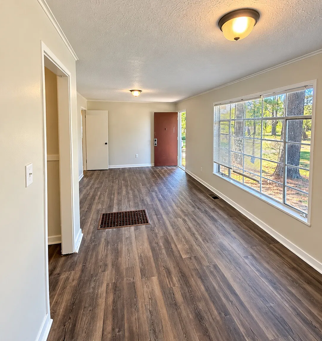 3 bed, 1128 sqft, $1,050 — Photo 4