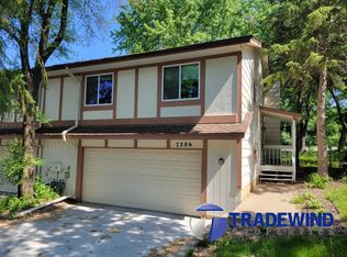 7206 Stewart Dr, Eden Prairie, MN 55346