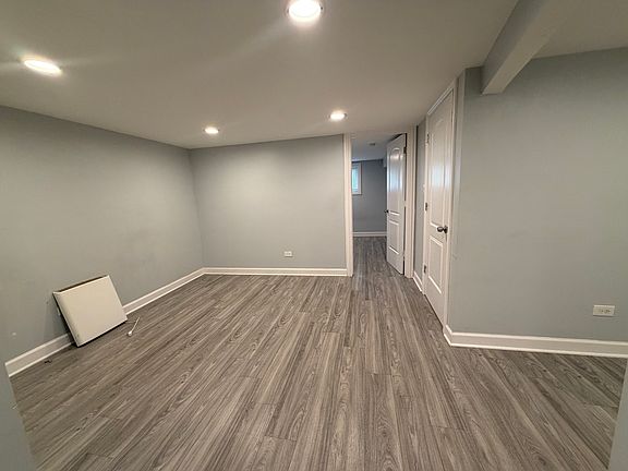 4th image of 5512 W 63rd Pl #B