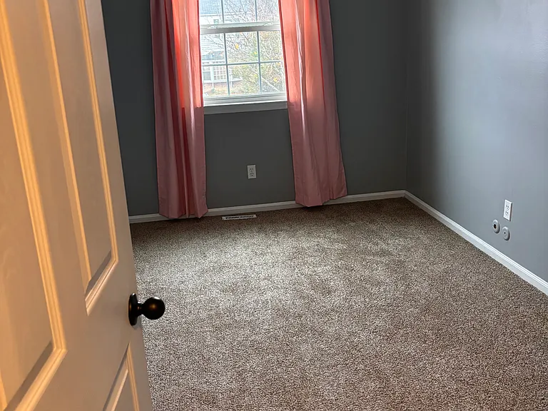1 Nathan Hale Ct — Photo 19