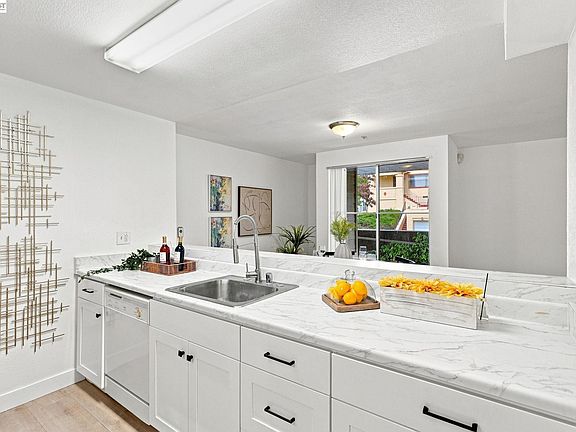 2nd image of 2901 Macarthur Blvd APT 103