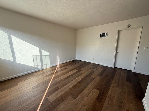 4th image of 3119 Valle Ave APT 21