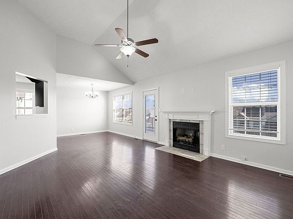 4th image of 1091 Freedom Dr