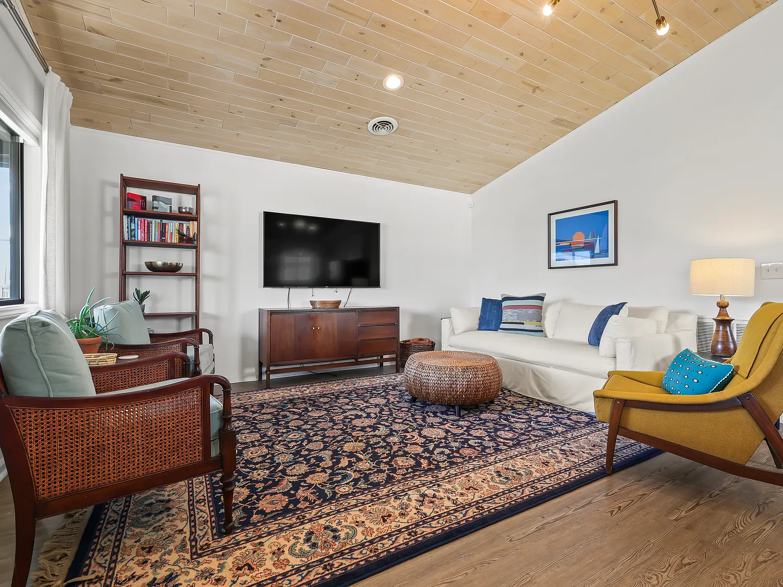 2 bed, 960 sqft, $2,800 — Photo 3