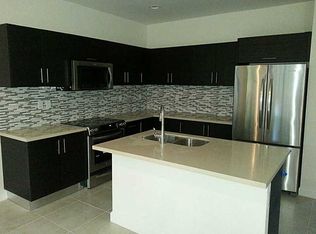 10275 NW 70th Ln, Doral, FL 33178