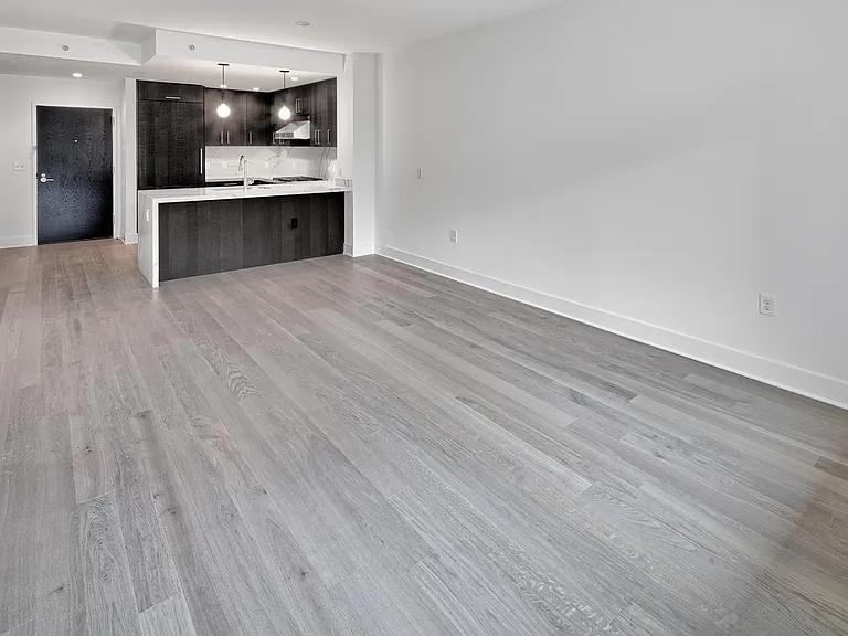 1400 Hudson St #525 — Photo 4