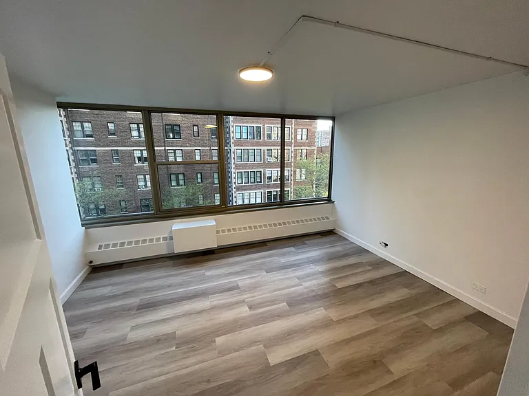 360 W Wellington Ave #5F — Photo 10