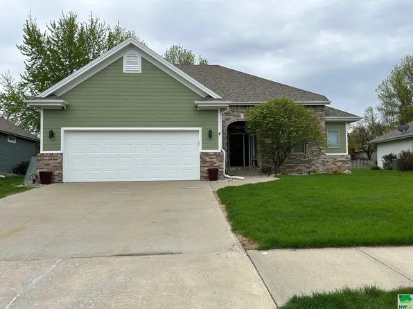 114 Levee Trl, Dakota Dunes, SD 57049