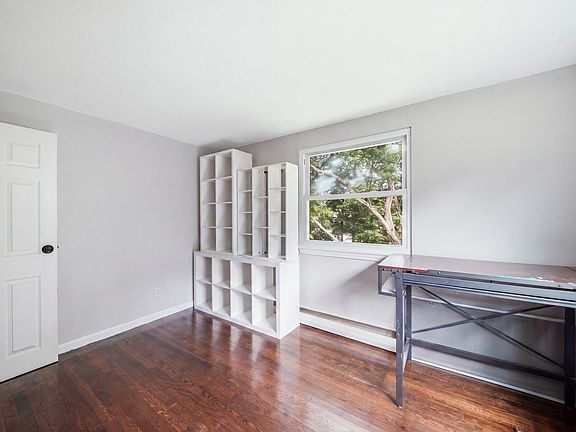 5th image of 137 John A Dunn Memorial Dr APT 5