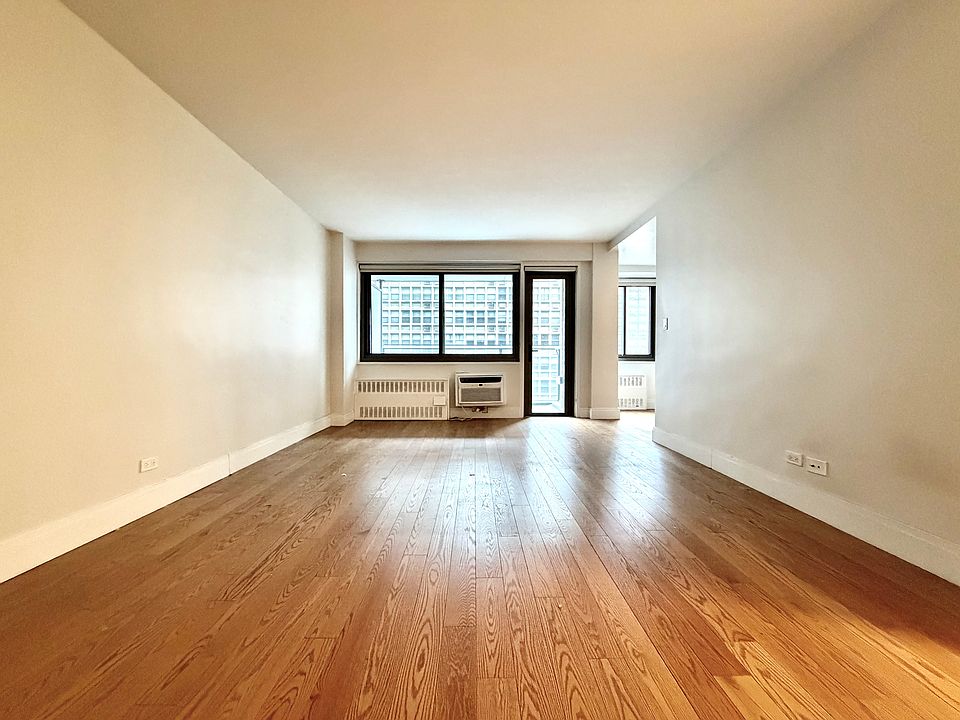 1st image of 135 W 96th St APT 6D