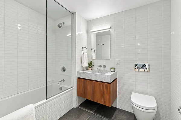 Bathroom, photo 1