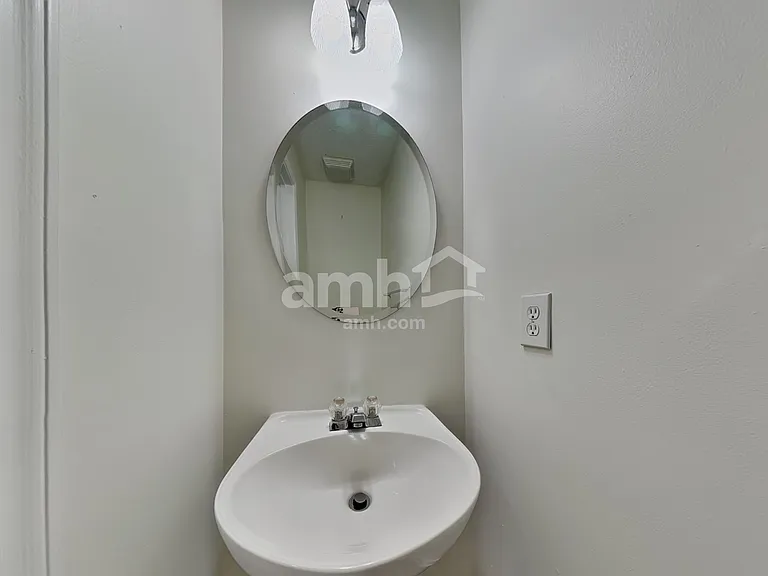 8914 Meadowmont View Dr — Photo 8