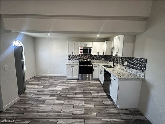 3rd image of 3681 Melonies Dr Unit 29
