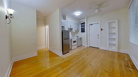 4th image of 135 Earl Pl #648804