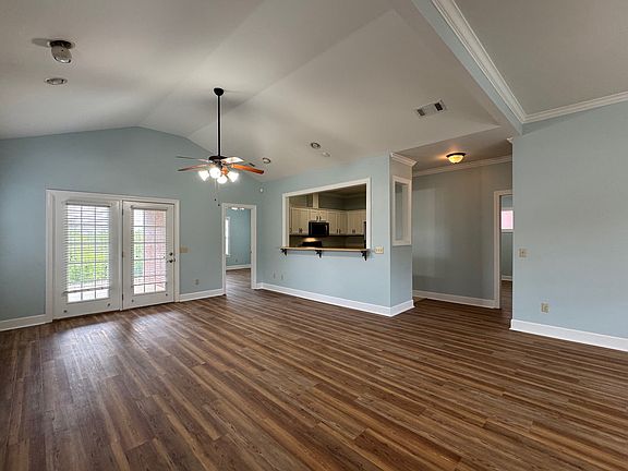 4th image of 824 Muirfield Dr