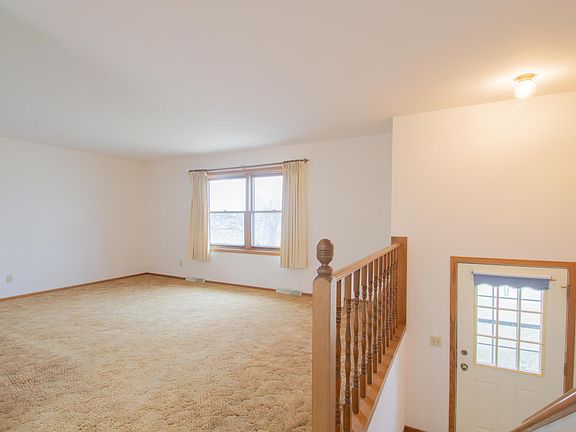 5th image of 612 N Votech Dr