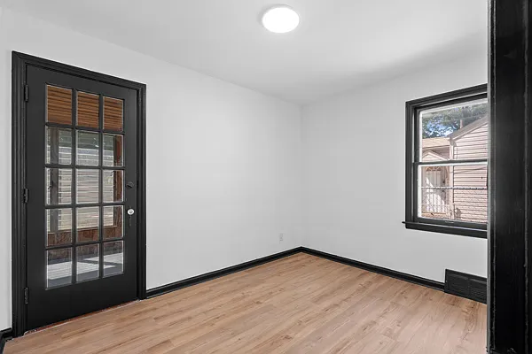 18580 Washtenaw St — Photo 14