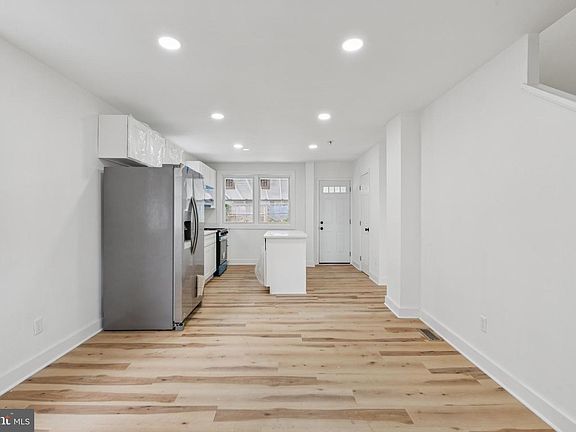 5th image of 24 55th St NE