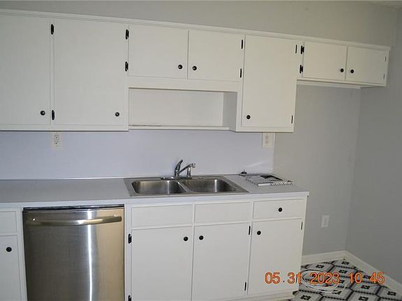 5th image of 165 Lee Road 436