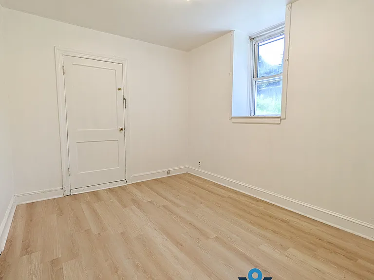 417 N Walnut St — Photo 13