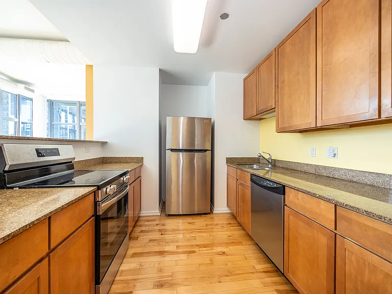 1000 W Leland Ave #6C — Photo 7