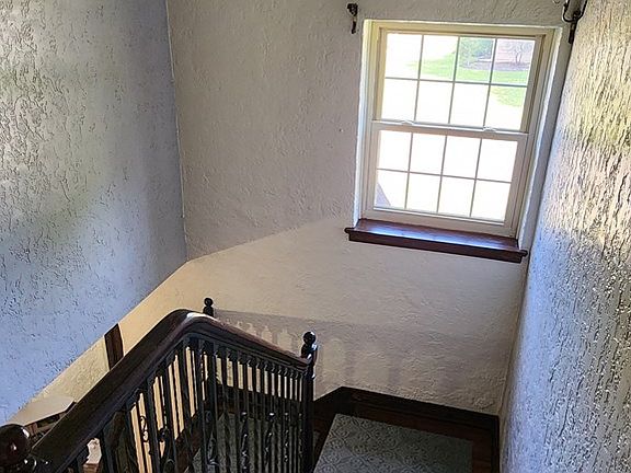 5th image of 65 Pinecrest St