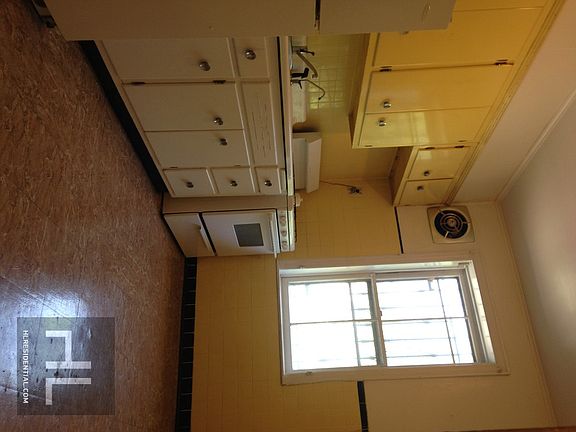 3rd image of 75 Chauncey St #Parlorfloo