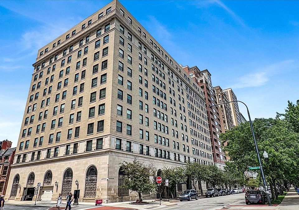 1st image of 2100 N Lincoln Park W APT 3FN