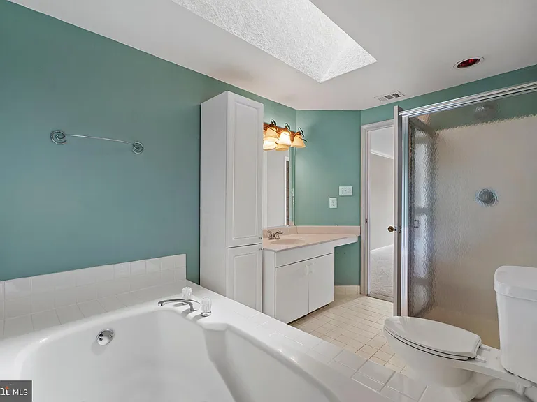 21163 Crocus Ter — Photo 23
