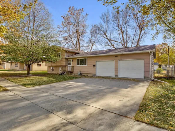 1620 E Elm St, Algona, IA 50511