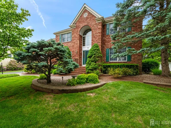 18 Stout Dr, Hillsborough, NJ 08844