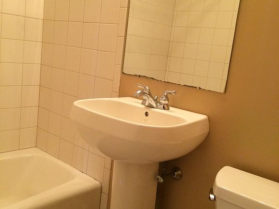 4th image of 1900 W 3rd St APT A