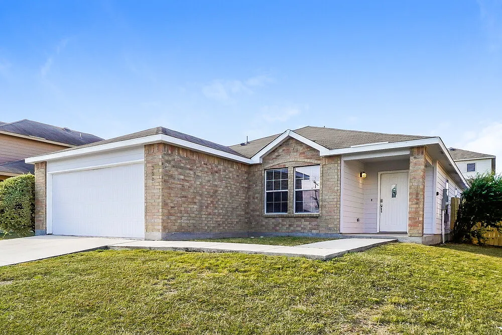 4 bed, 2.0 bath, 1724 sqft, $2,205 — Photo 2