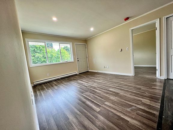 4th image of 3807 Lippincott Blvd #1