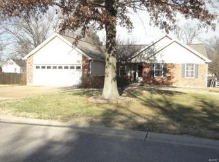1481 Macklin Dr, Ballwin, MO 63021