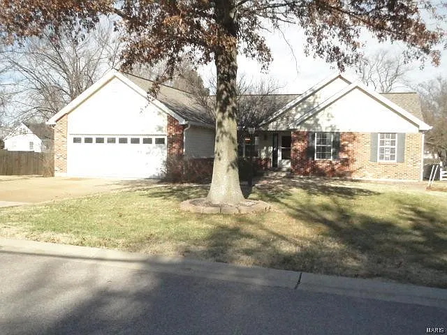 1481 Macklin Dr photo 1