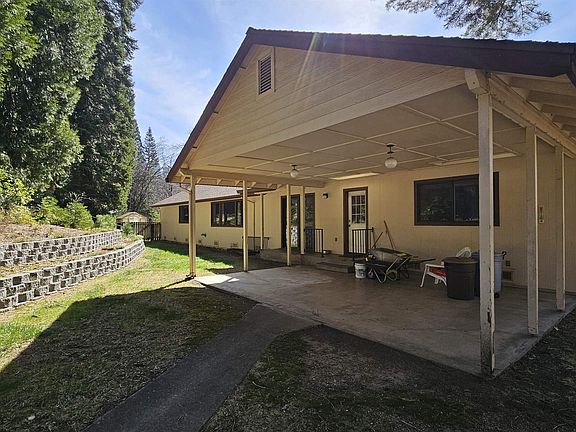 5th image of 1221 Woodland Park Dr