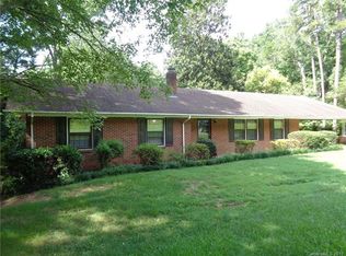 9001 Whispering Pines Ln, Charlotte, NC 28217