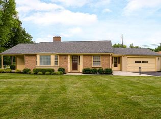 498 Springs Dr, Columbus, OH 43214