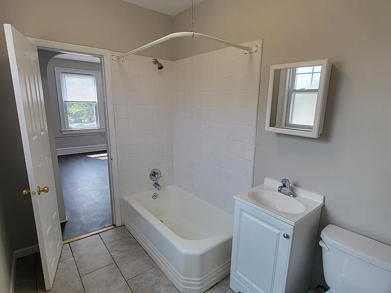 124 Cricket Ave #2 — Photo 9